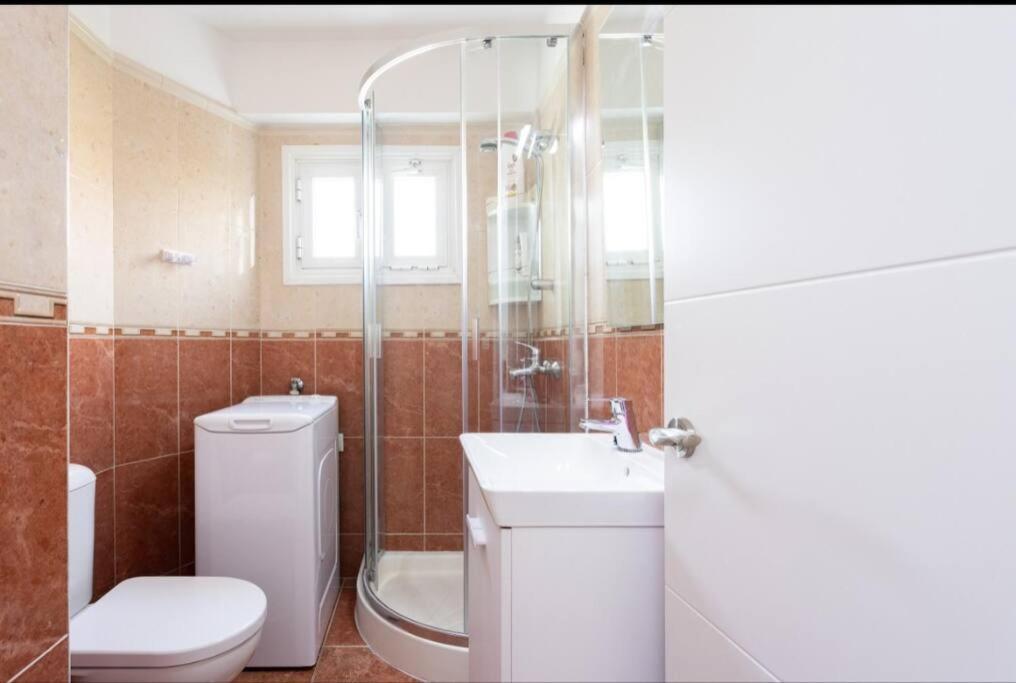 Vivienda Vacacional Rosaini Los Cristianos  Exteriör bild